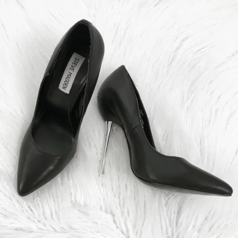 Steve Madden Black Pumps with Gold Metal Stiletto - Picture 3 of 4